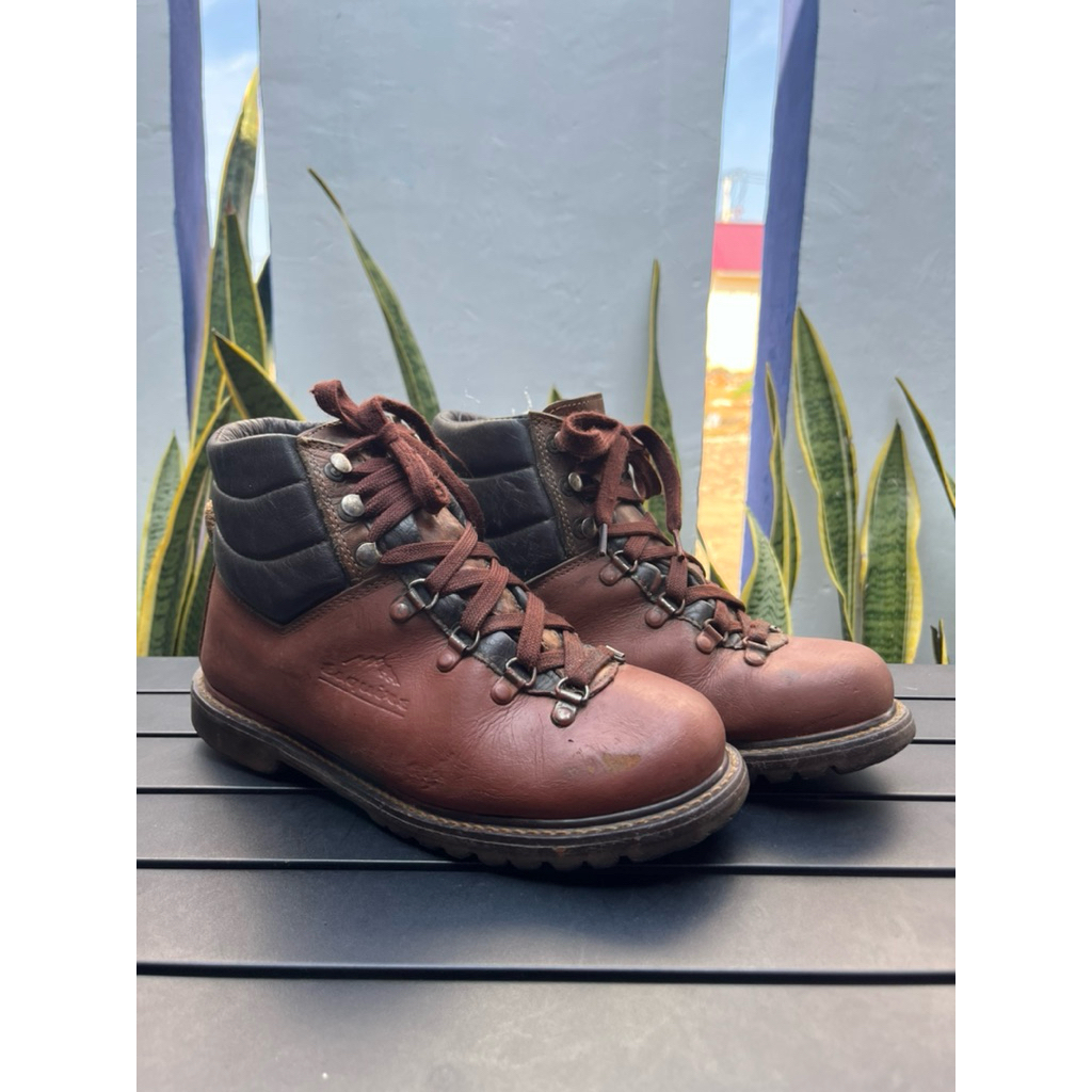 MONKEY BOOTS SIZE 40