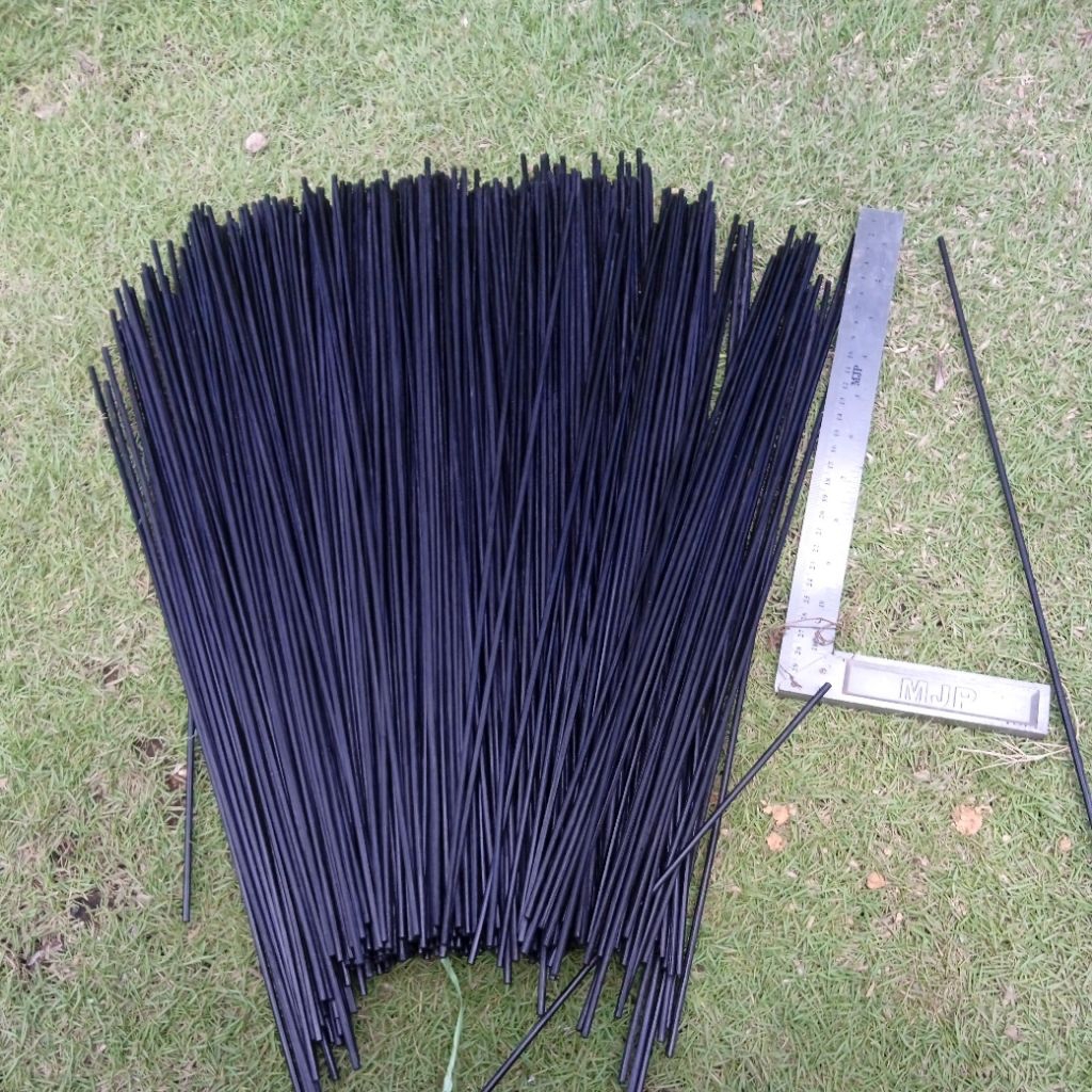 Ruji Bambu Alas Sangkar Warna Hitam Ukuran -+43 Cm Isi 25 Biji