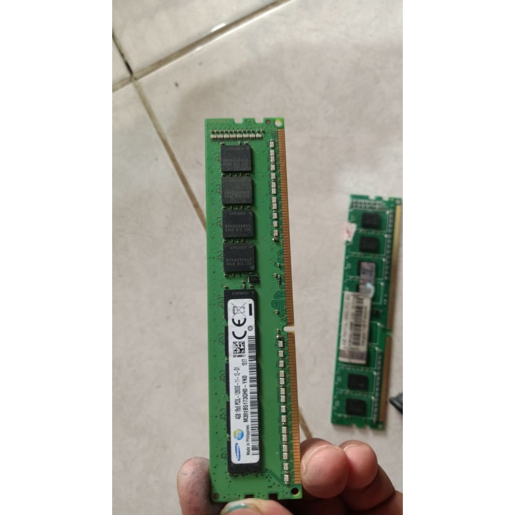 RAM PC PC3L DDR3L 4 GB 12800E dan 12800U