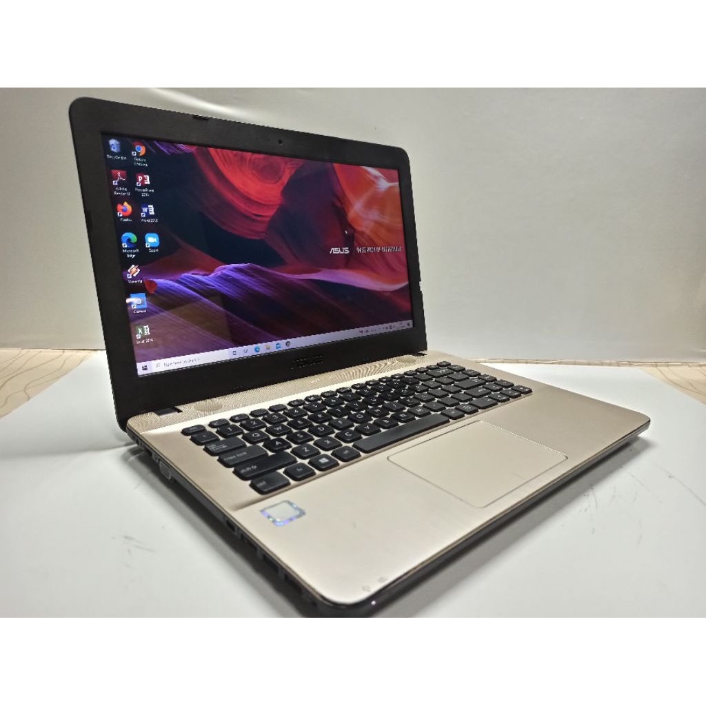 Laptop Asus Vivobook 14 X441UAR Core i3 Gen7 /4 GB /1 TB