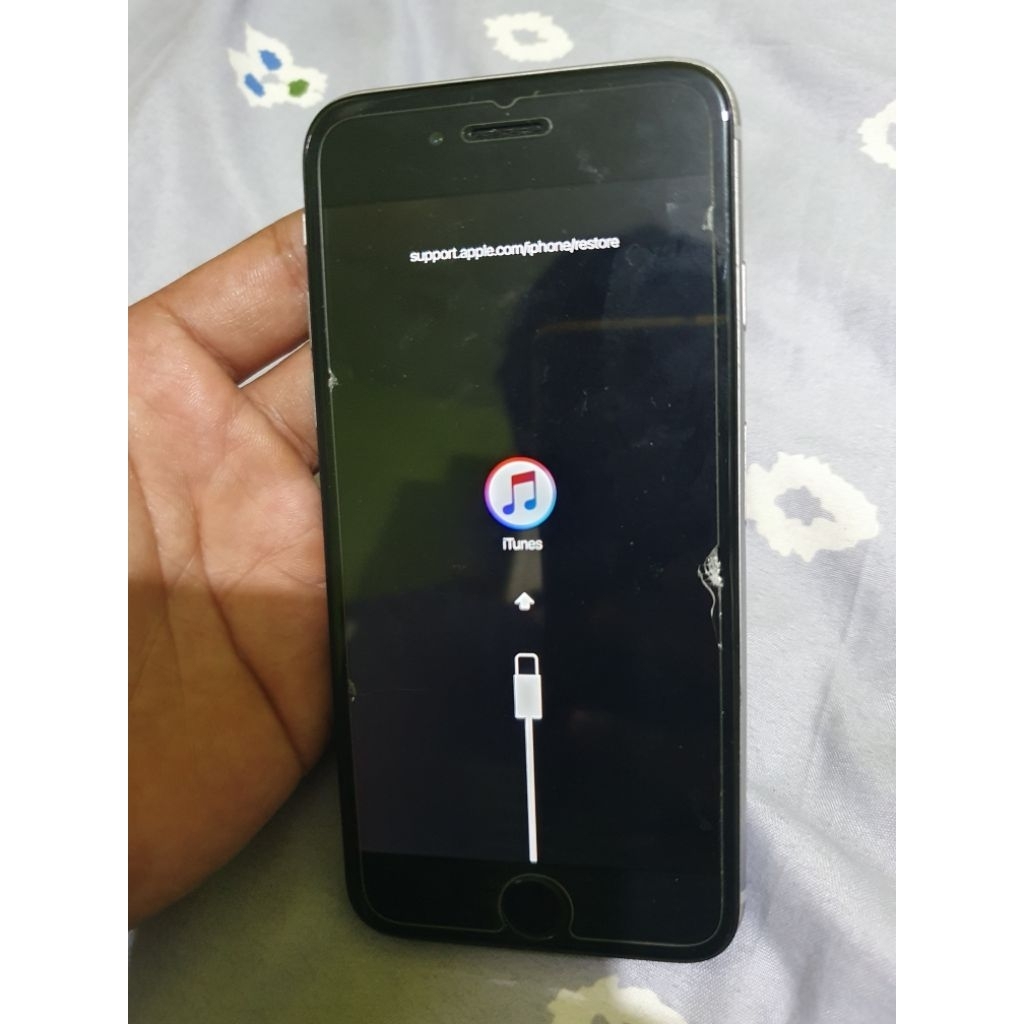 iphone 6 stuck logo itunes