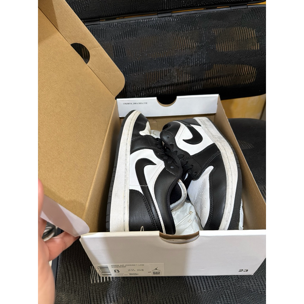 jordan low size 8 panda original