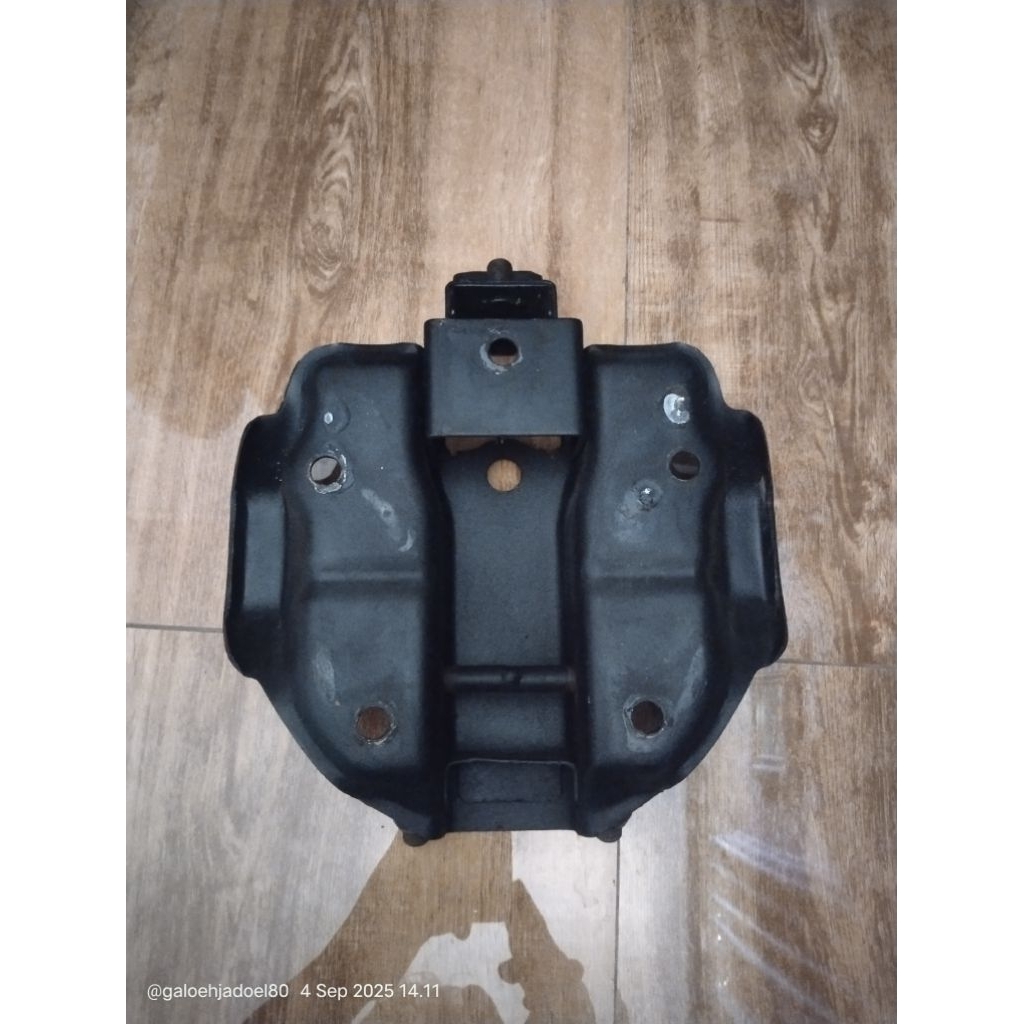 Tire Hanger JA 11