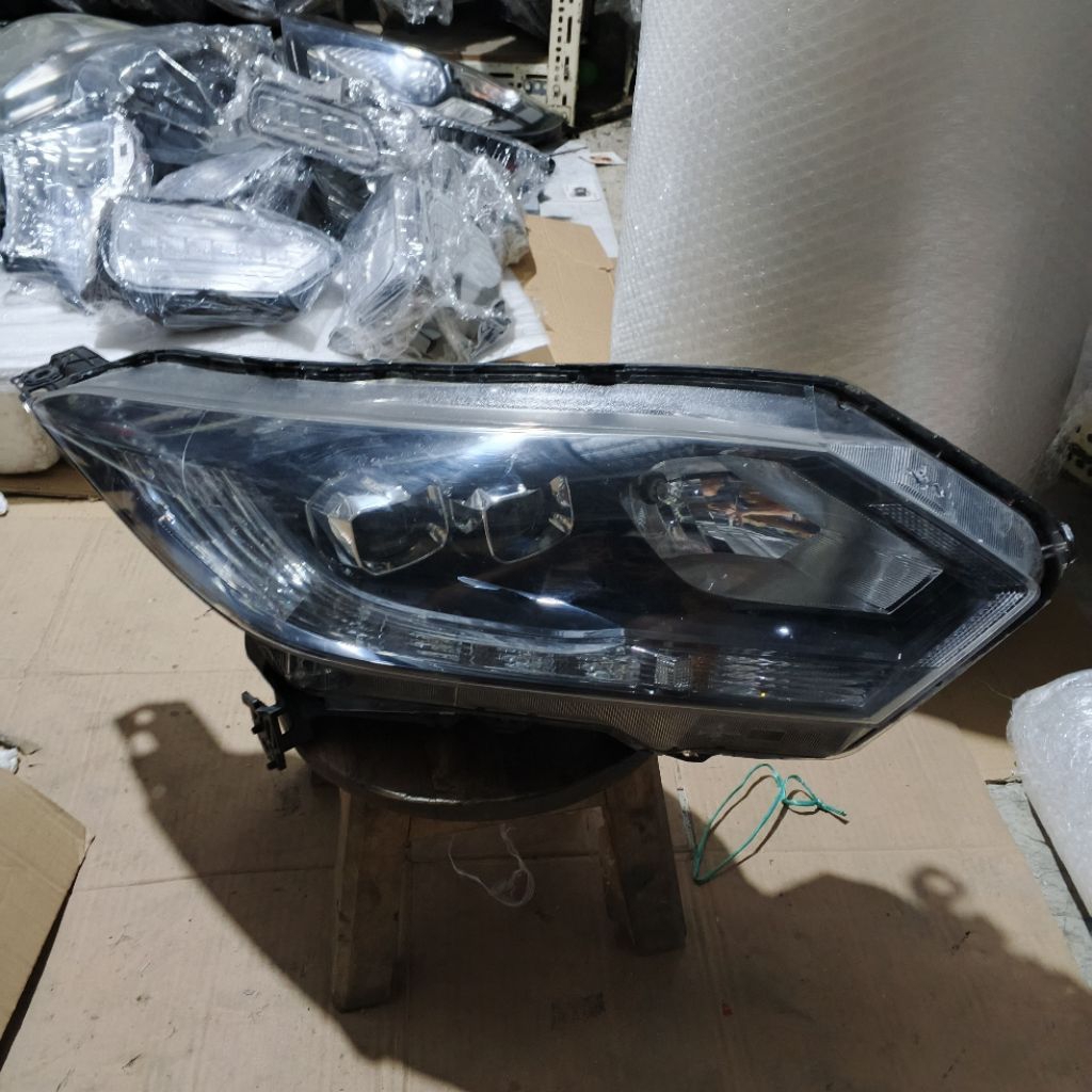 headlamp lampu depan hrv prestige 2016 2017 kanan