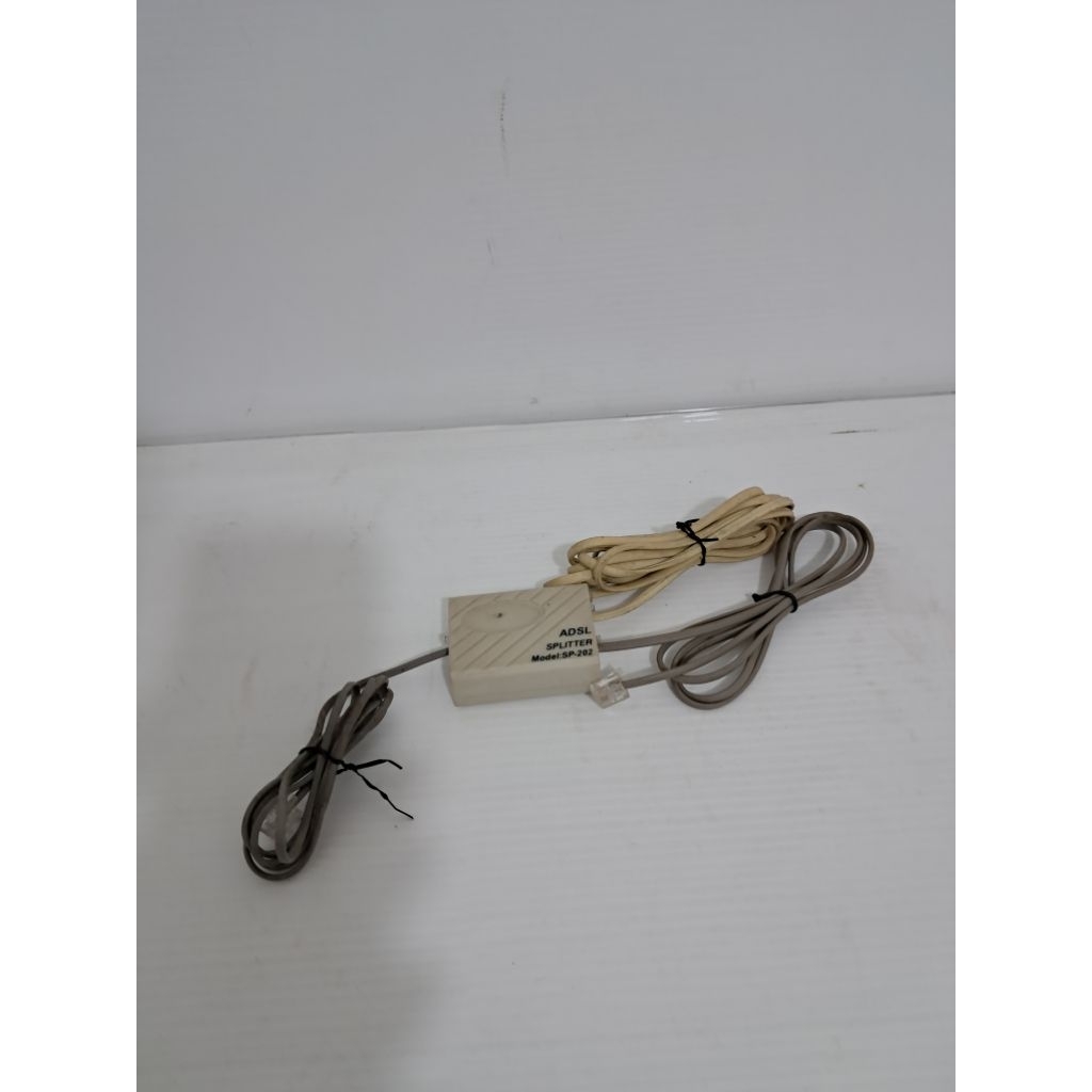 Kabel rosset RJ 11 dan splitter ADSL bekas