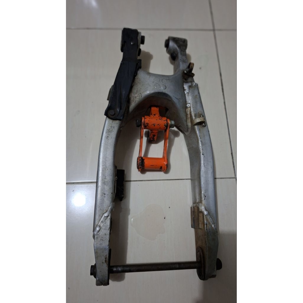 Swing arm yz125