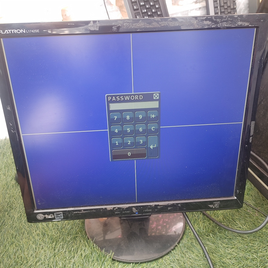 LCD MONITOR 17 INCH SQUARE LG