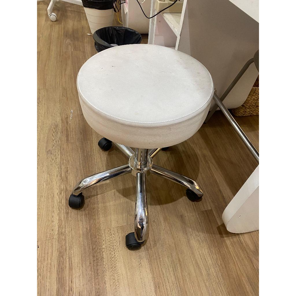 Kursi salon roda putar (stool) - preloved / bekas salon kecantikan