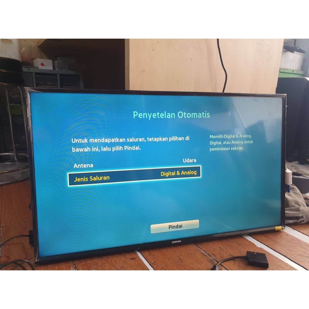 smart TV samsung 32 inc tanpa kaki normal second