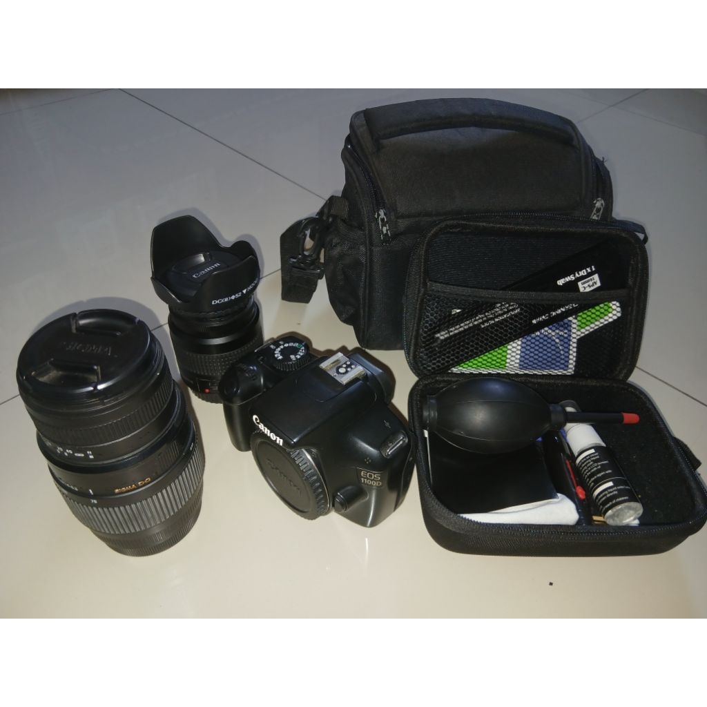 camera Canon 1100d + lensa kit 35-80mm f 4-5,6 + lensa sigma dg macro 70-300mm f 4-5,3