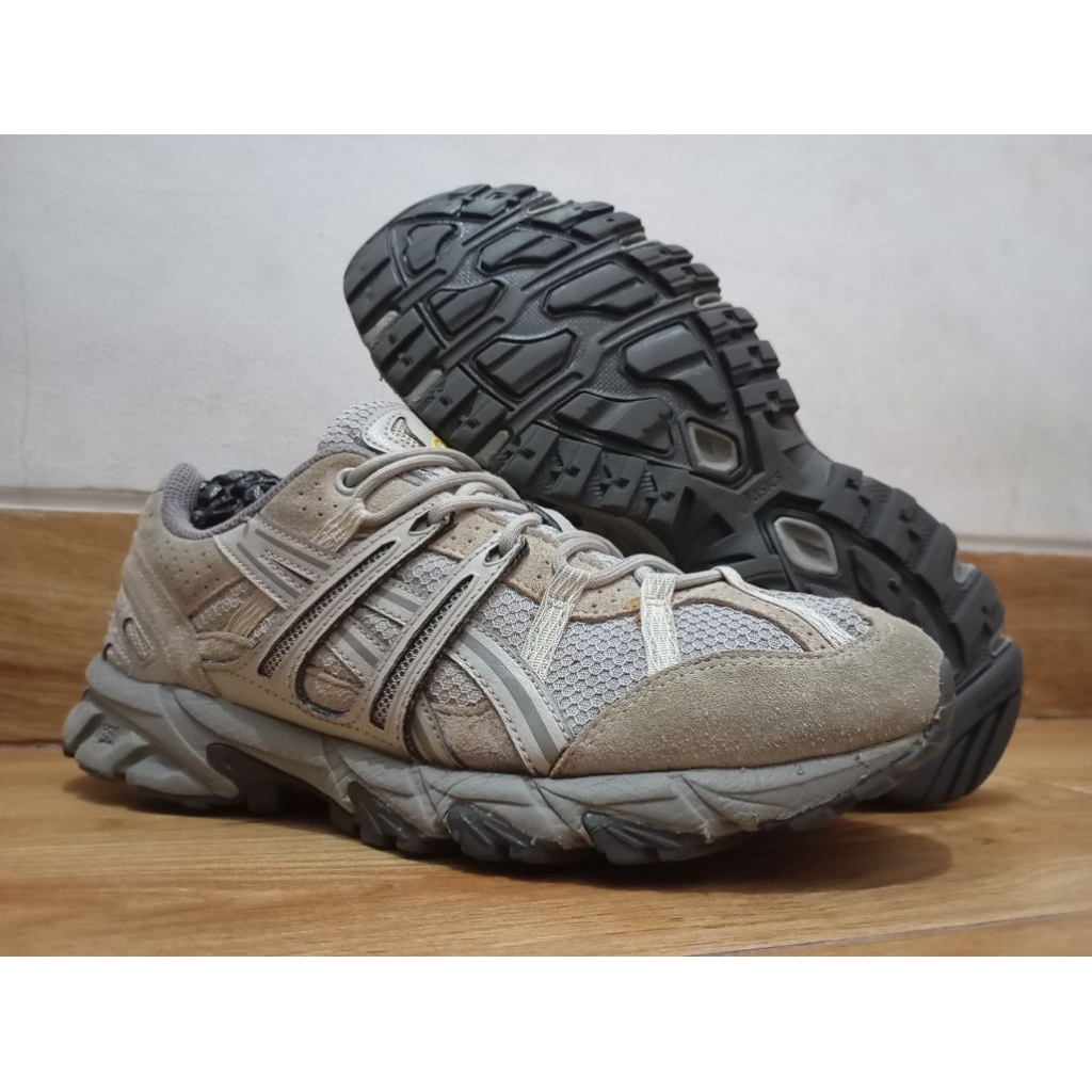 sepatu trail running Asics Gel Sonoma