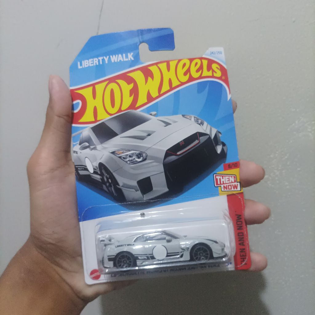 Hotwheels Nissan LBWK R35