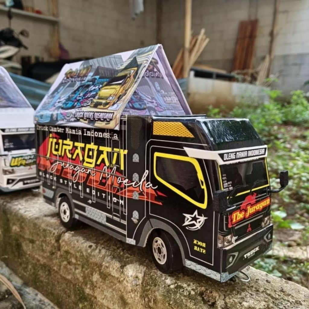 (Ready)- Mainan anak Miniatur truk oleng/PANJANG 30 CM Di Tambah variasi Lampu kelip dan Terpal