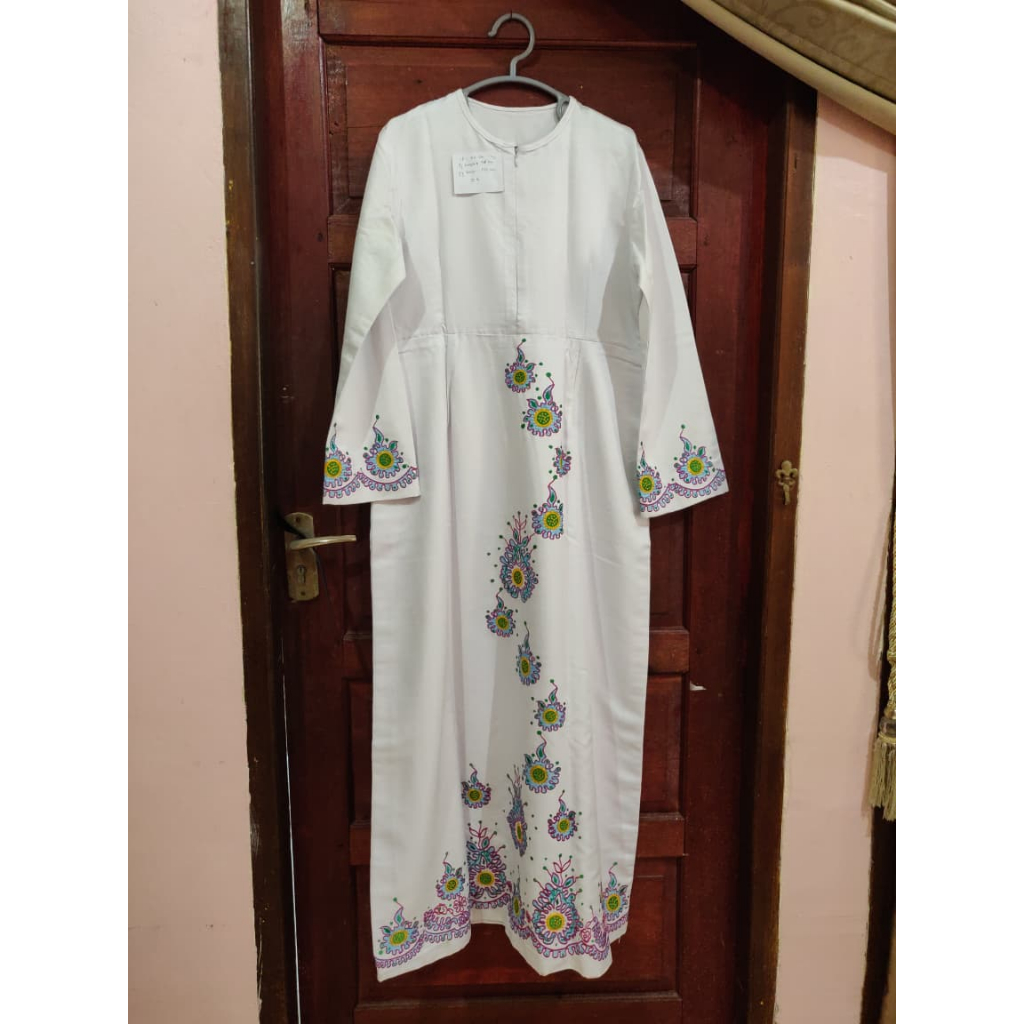 [PRELOVED BIZANTY] BAJU PUTIH GAMIS WANITA