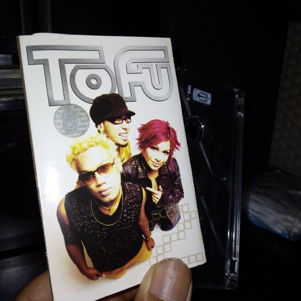 Kaset Tofu Self Titled