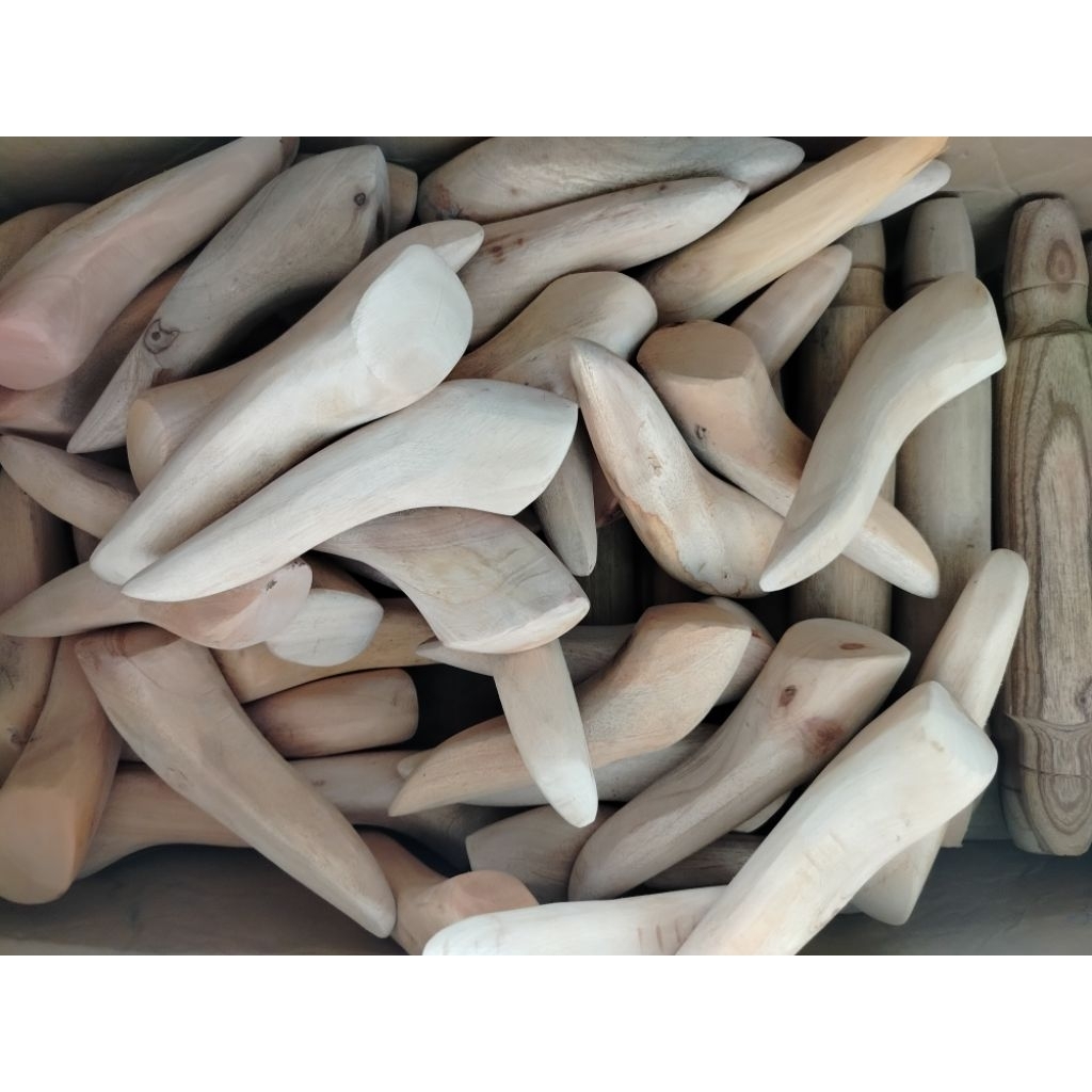 Ulekan Kayu – untuk ulek cabe, tomat, bumbu dapur Terbuat dari kayu keras pilihan (kayu lokal)

Dibu