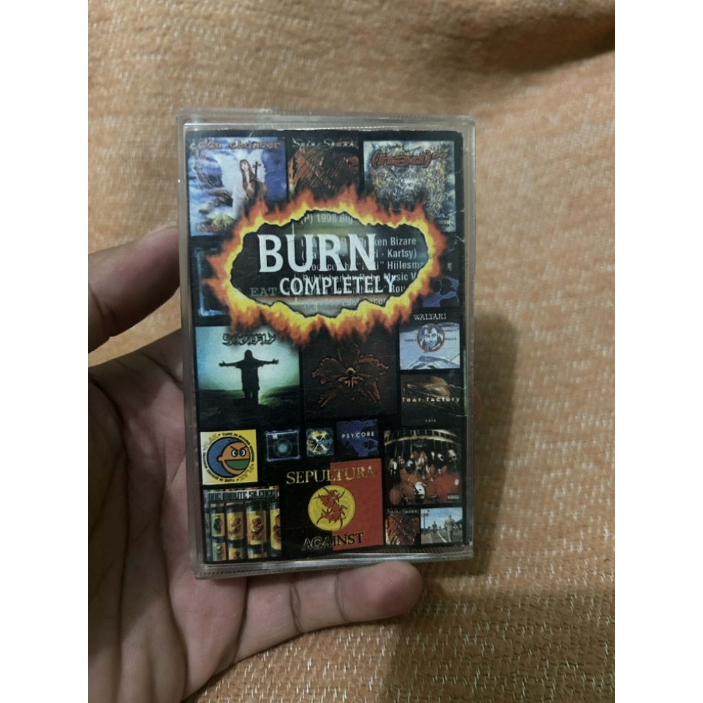 sepaket Kaset Pita kompilasi dan album alternatif metal