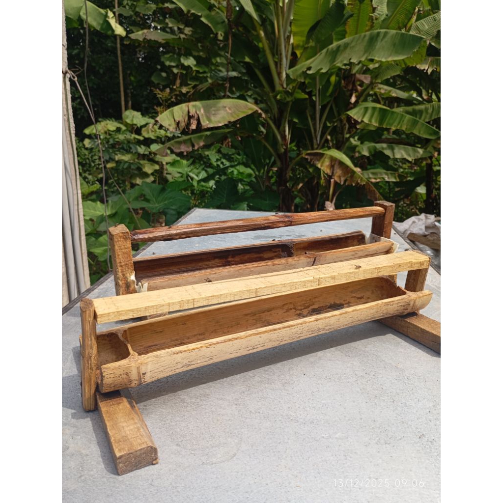 Tempat pakan ayam Anti tumpah dan injak