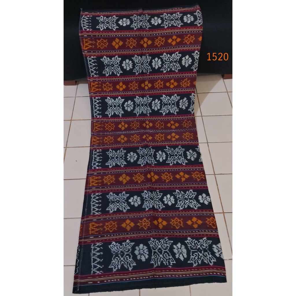 SA 0840 dst Sarung tenun Maumere, Flores, NTT