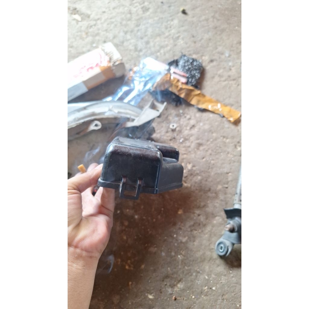 tutup box sekring vios gen 1