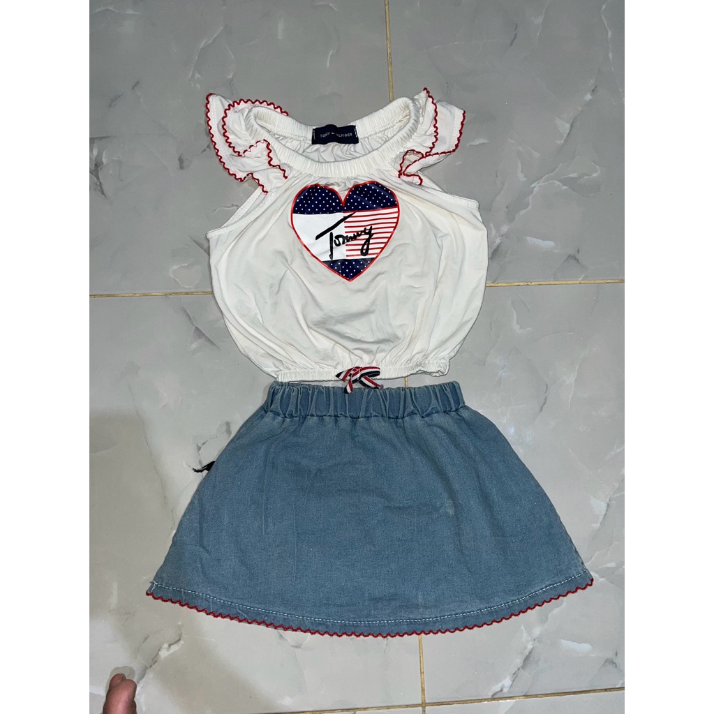 Setelan anak brand Tommy Hilfiger Preloved