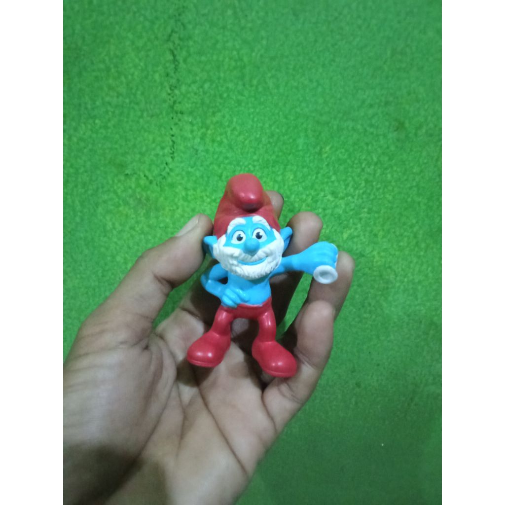 mainan figure papa smurf
