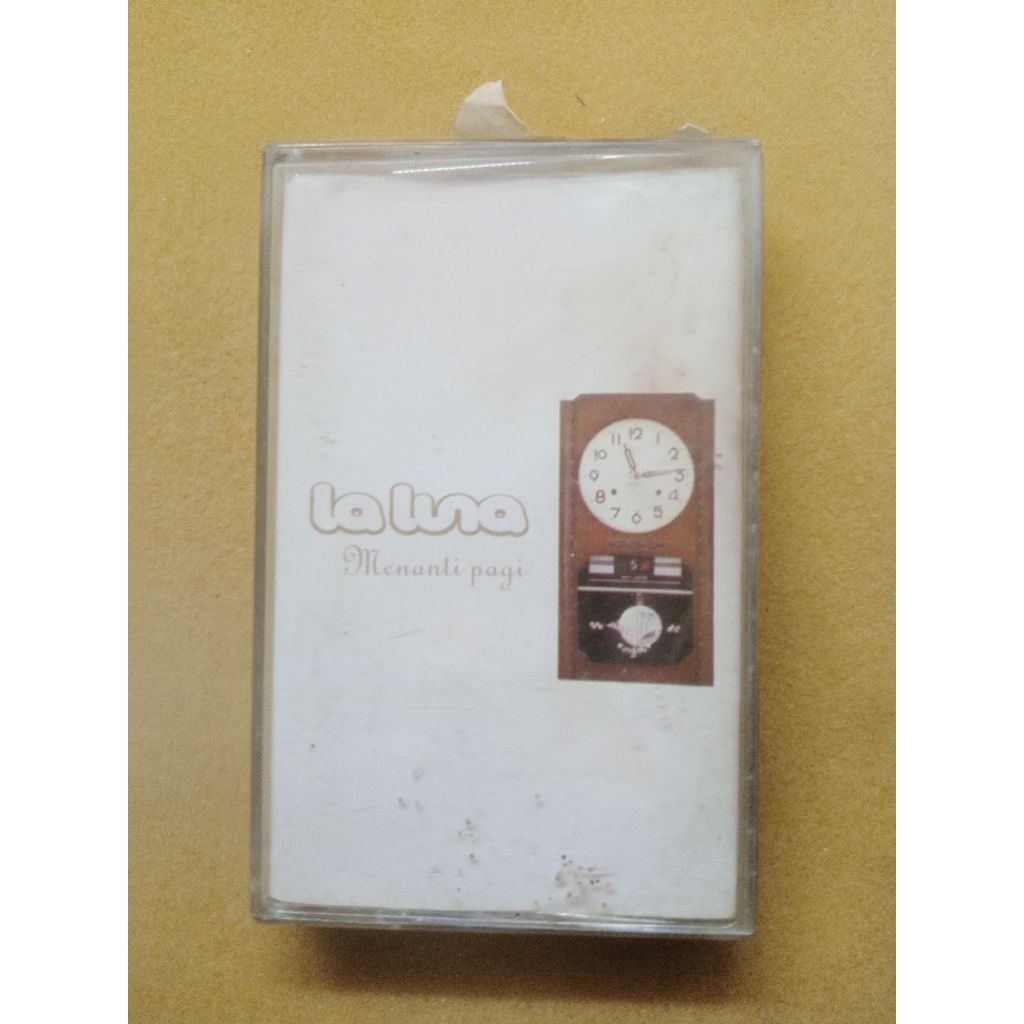 La Luna. menanti pagi. kaset pita