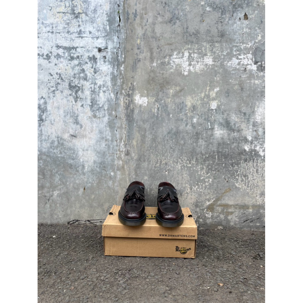 Dr martens adrian tassel red arcadia Size 42