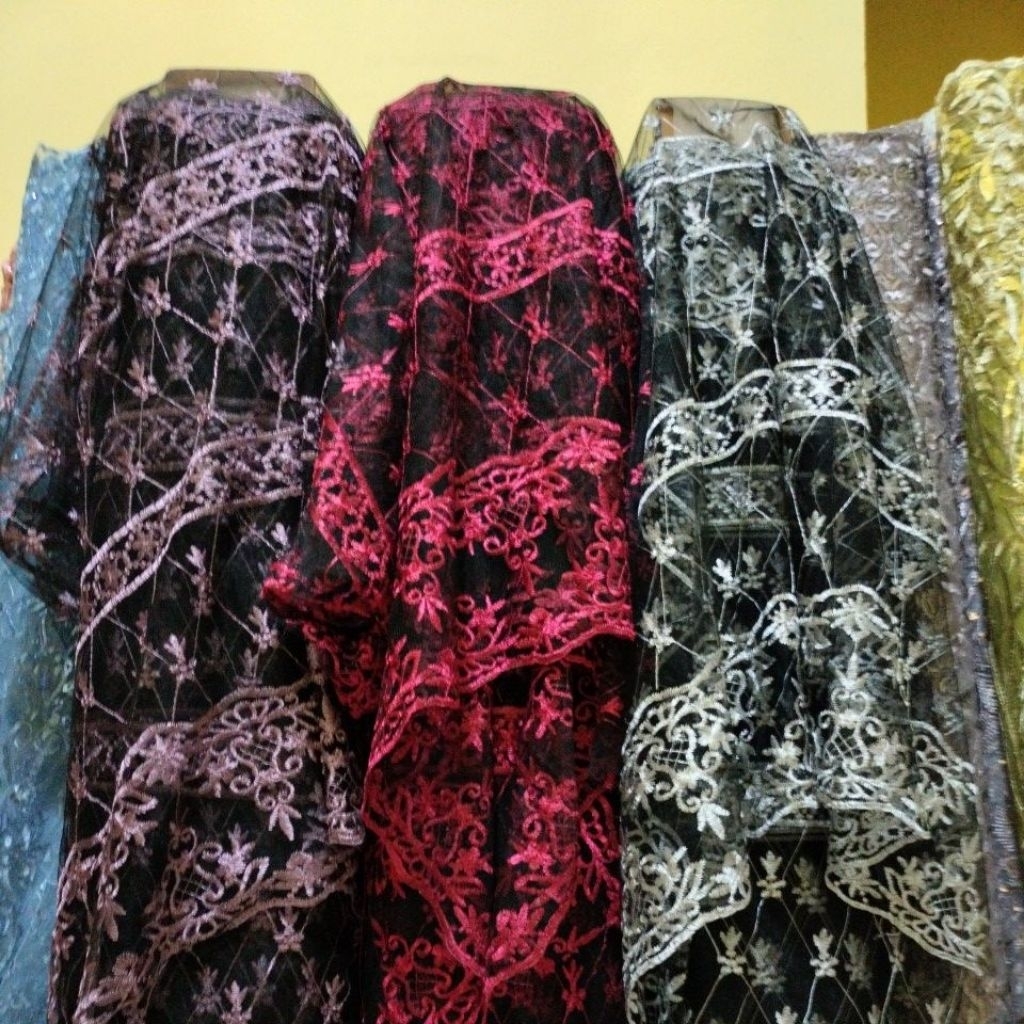 KAIN TILE ETNIK DUA TON PREMIUM UNTUK KEBAYA