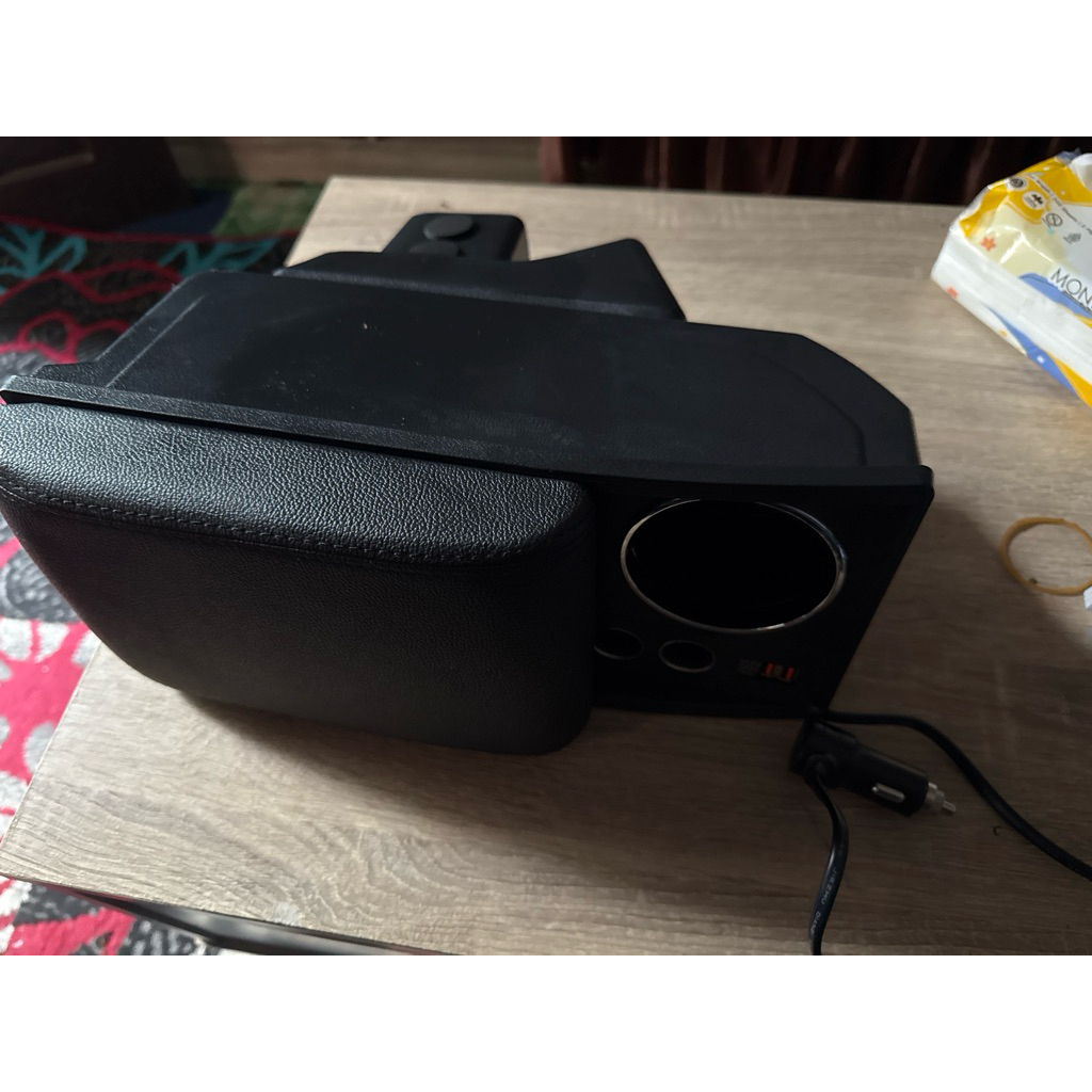 Console Box Ayla/Agya 2023.