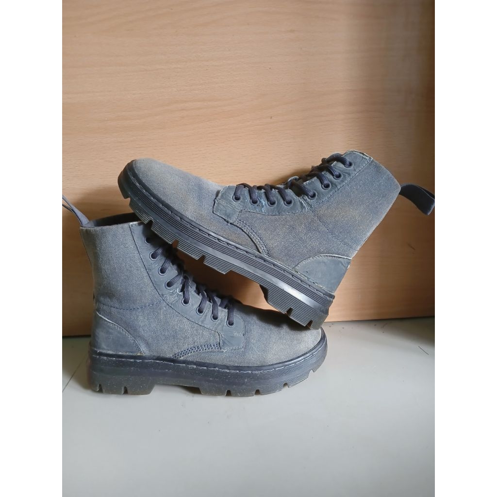 DR MARTEENS COMBS 39