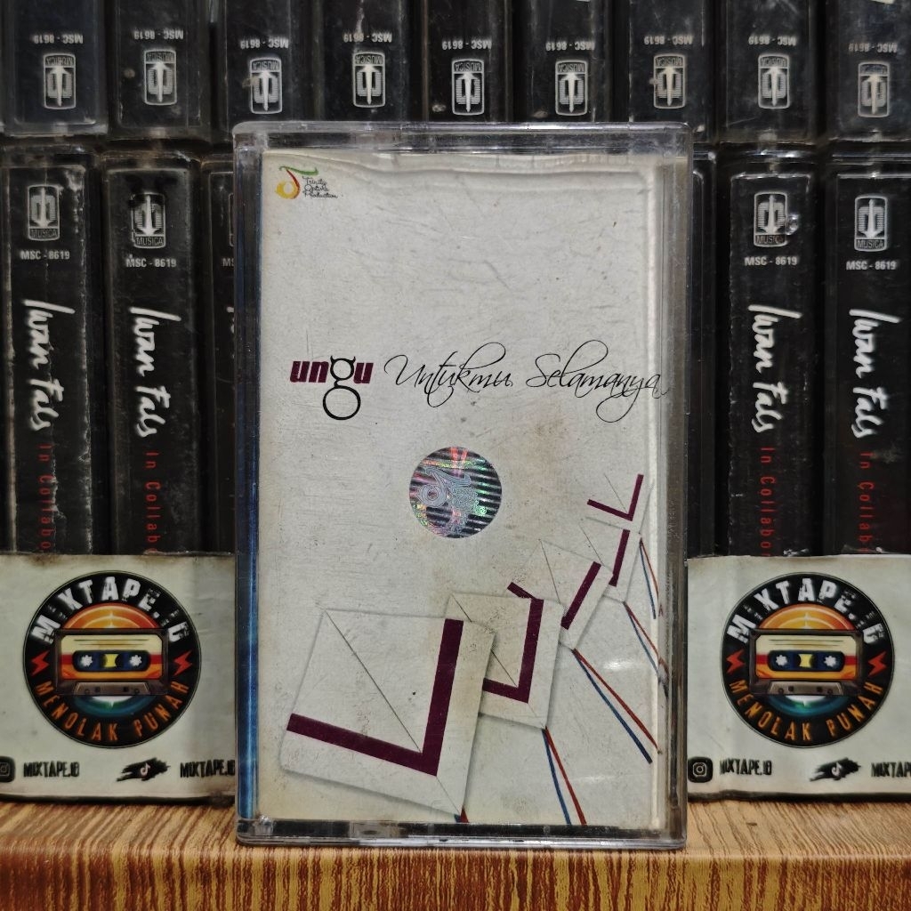 Kaset - Ungu - Untukmu Selamanya - Kaset Pita - Radio Tape - Radio - Pemutar Kaset - Retro - Classic