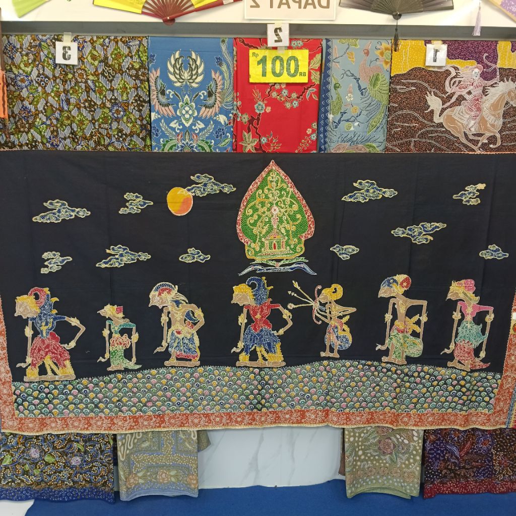 KAIN BATIK TULIS LASEM MOTIF PEWAYANGAN