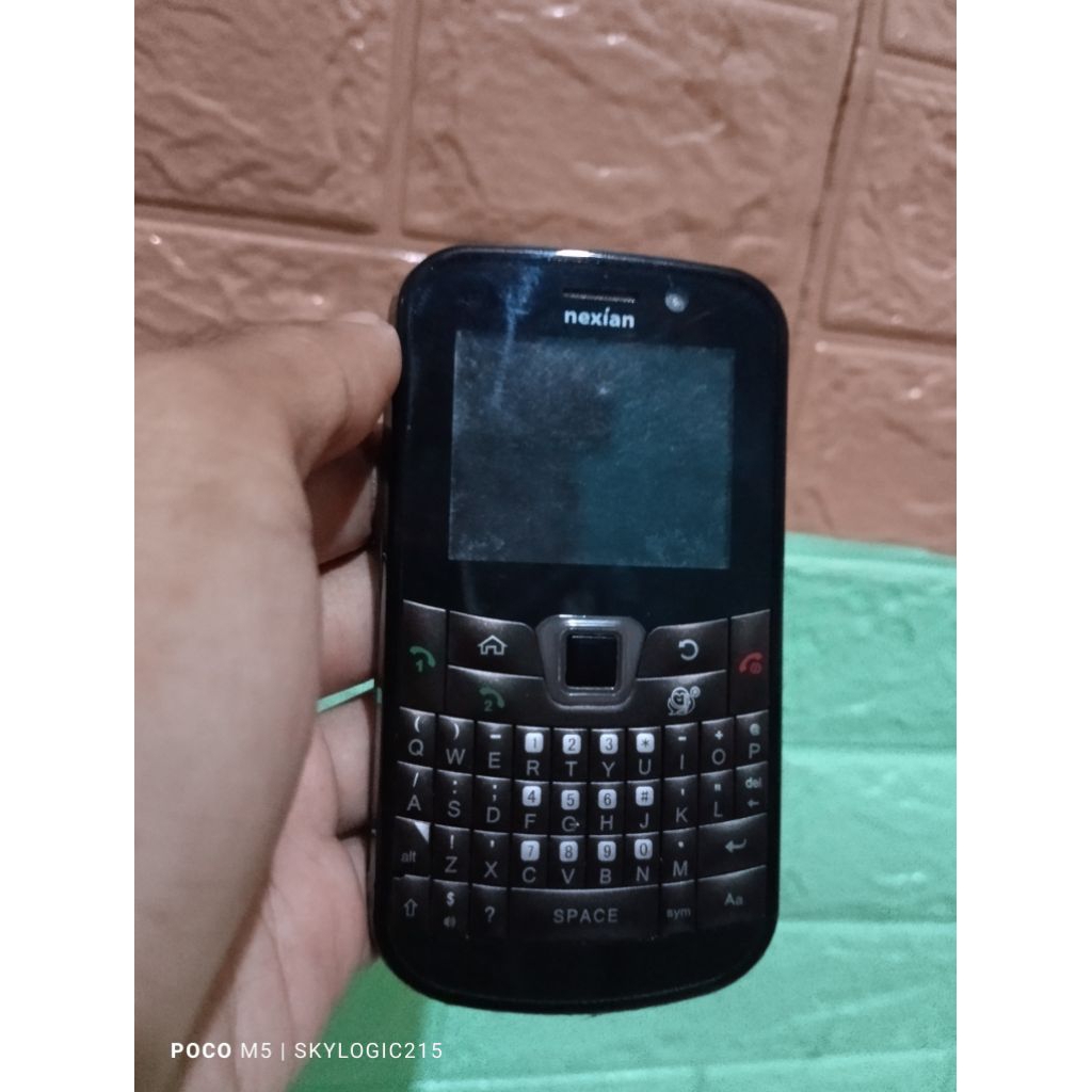 Nexian Nx-W701 Hp Jadul Bahan Gamblingan Mati Tidak Ada Baterainya Unik Jaman Dulu Buat Gantungan Ku