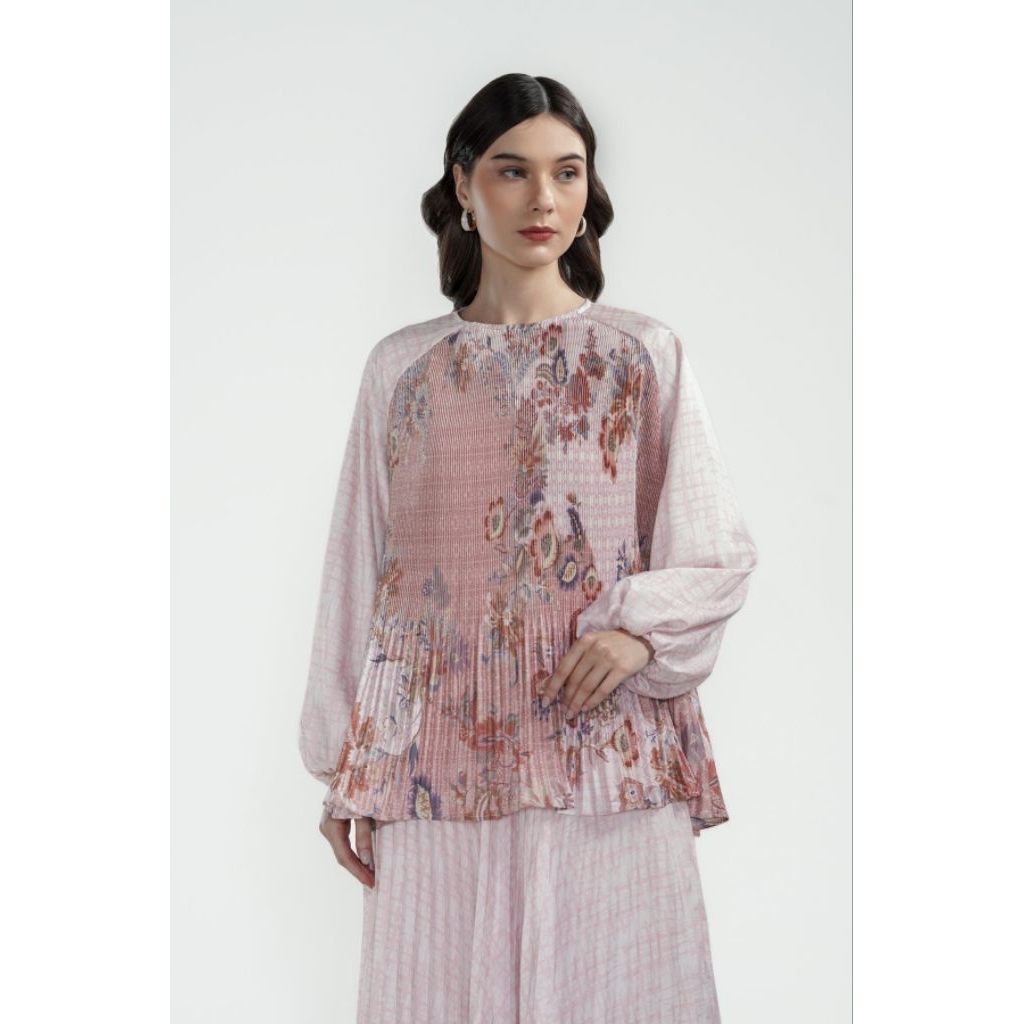 FESTIVE FINESSE PLEATED BLOUSE