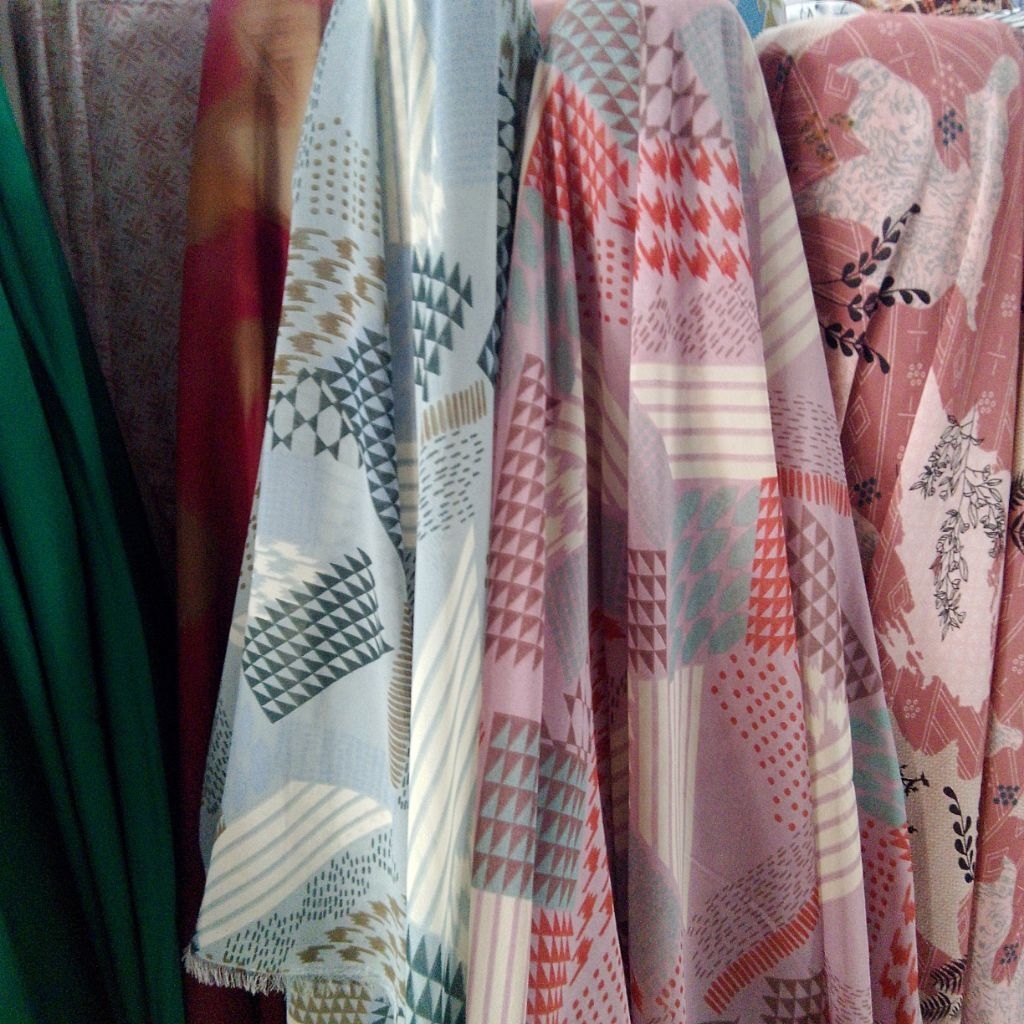 Kain Sifon Ceruty Premium Motif Bunga Ungu Pastel Chiffon Ceruti Printing Bahan Dress Gamis Mnt