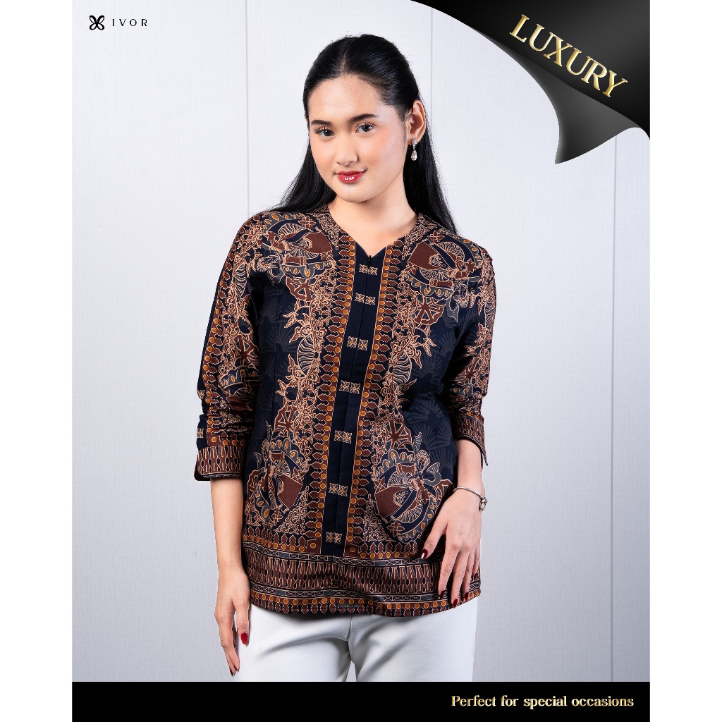Laskala x IVOR Betawi Navy Ultrafine Blouse Batik Wanita Casual Lengan Panjang