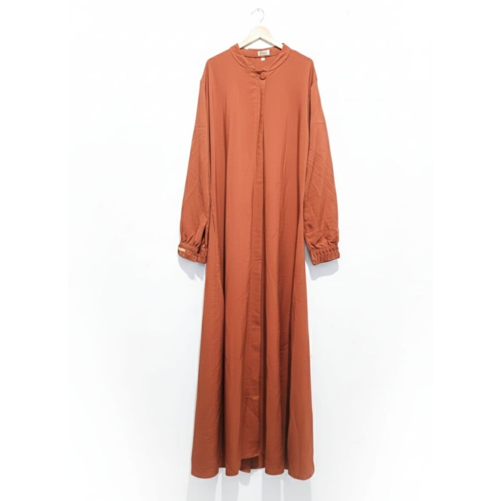 Gamis Polos Cokelat Terracotta – Simpel, Elegan, & Timeless
