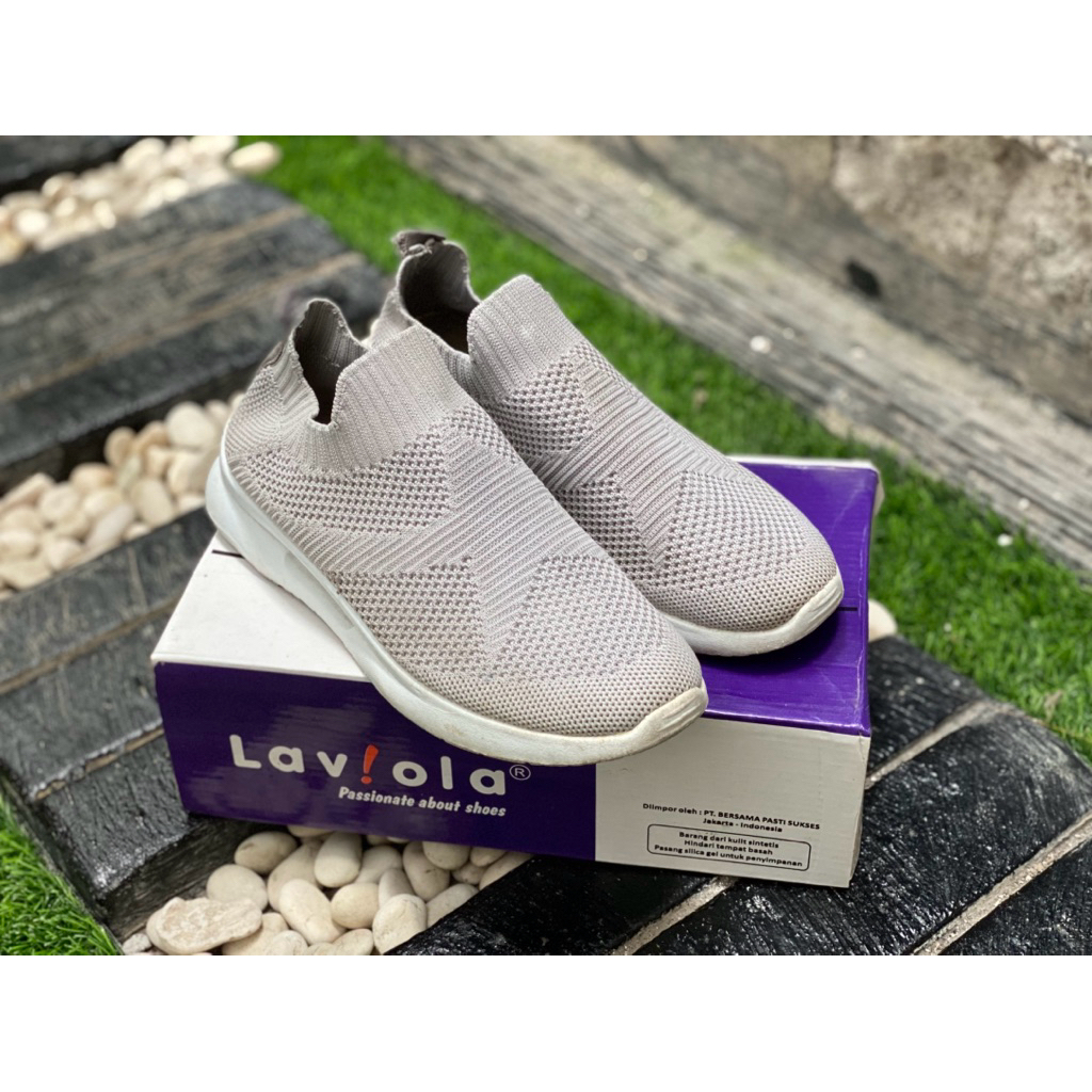 PRELOVED SNEAKERS ORIGINAL LAVIOLA