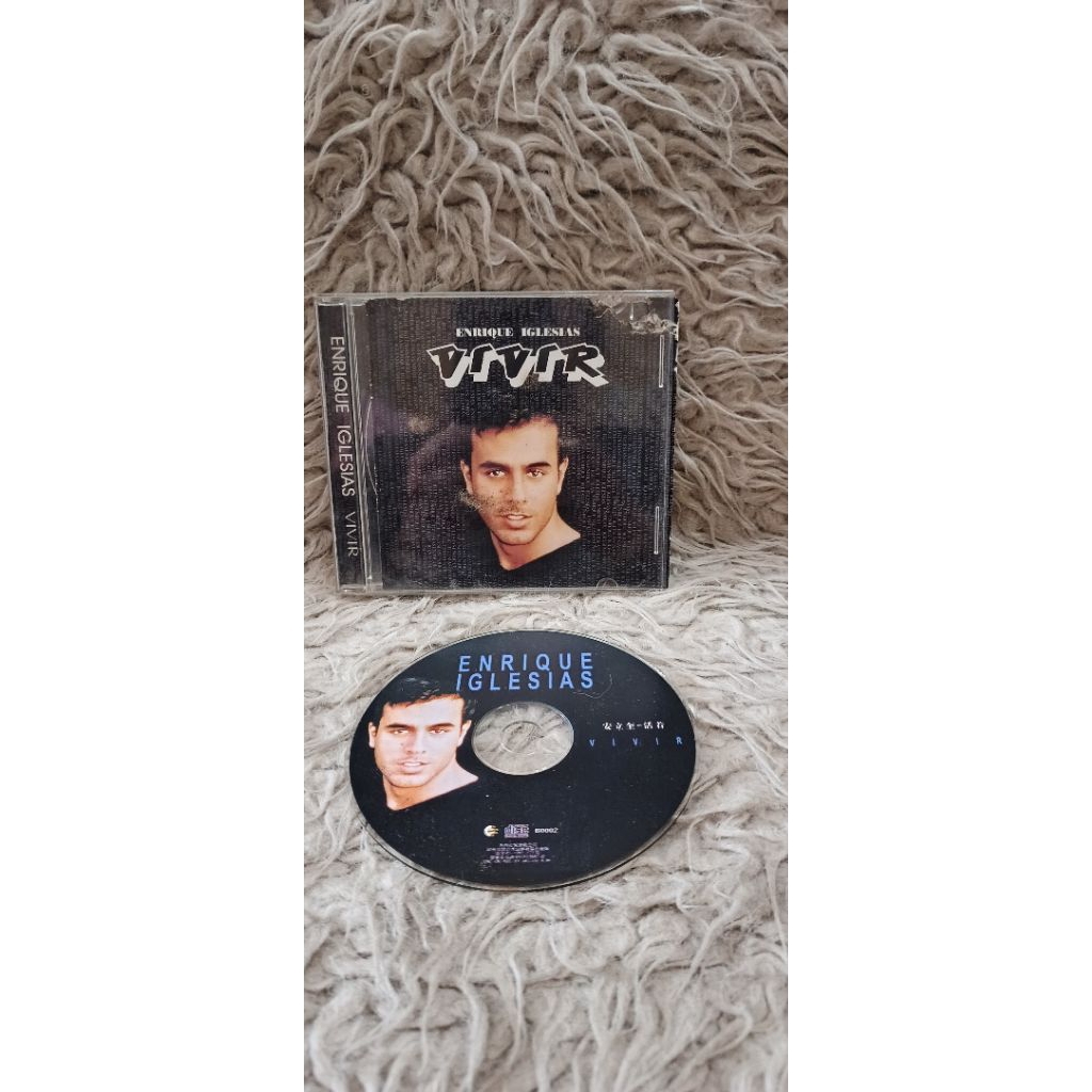 ENRIQUE IGLESIAS VIVIR KASET CD