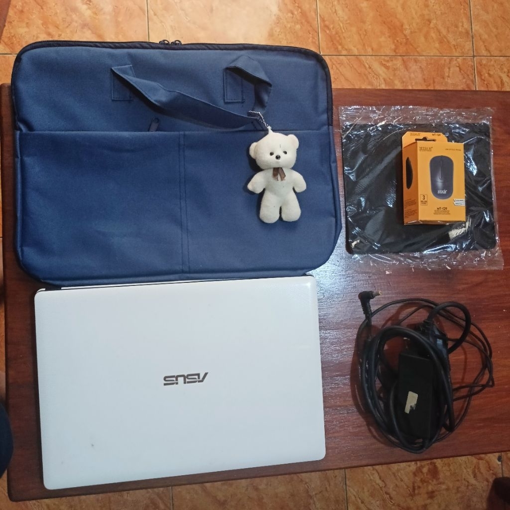 Laptop Asus A450C (14 Inchi)
