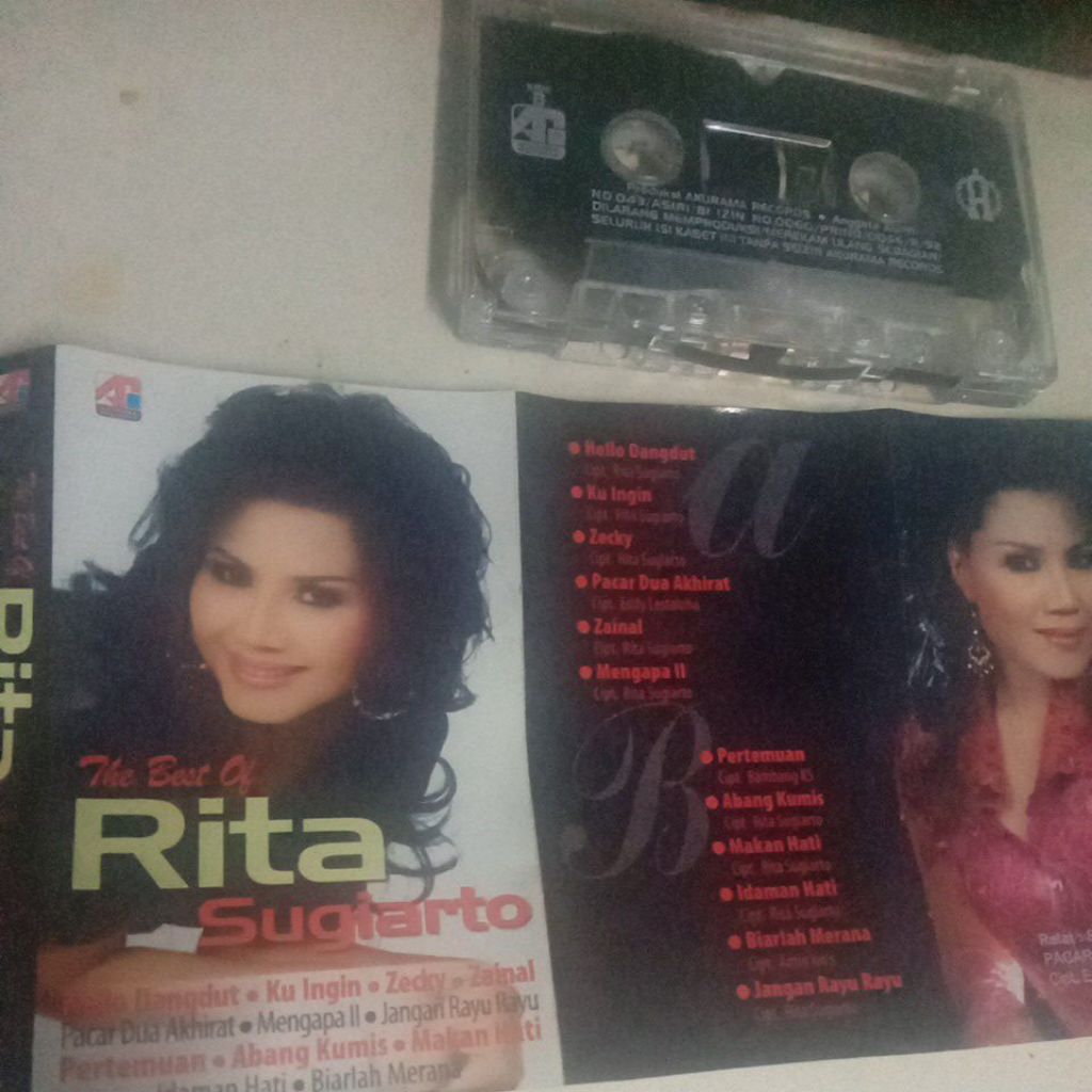 kaset pita RITA SUGIARTO D120