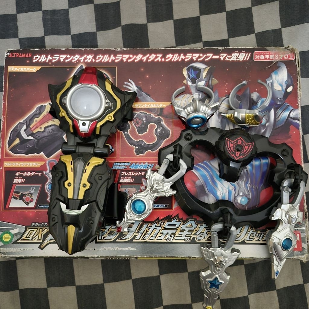 Dx taiga spark kanzen narikiri set, dx ultraman taiga, dx ultraman, mainan ultraman taiga rtv