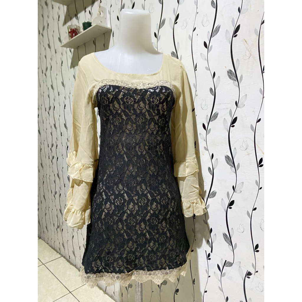 DRESS BROKAT HITAM CREAM