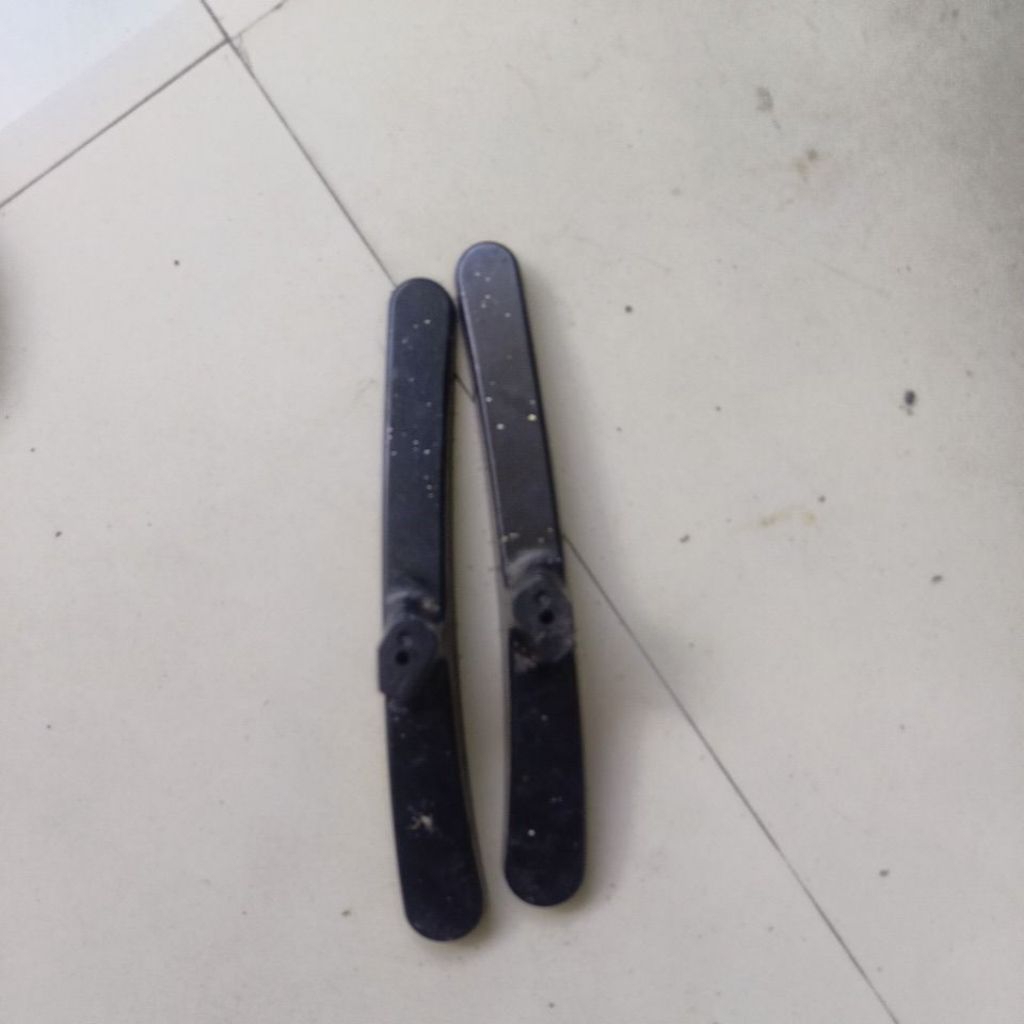 stan tv. kaki tv dudukan tv led coocaa 32e3600