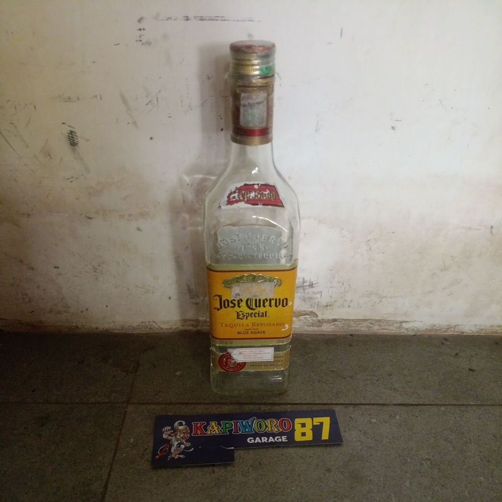 botol bekas minuman jose cuervo kaca hias