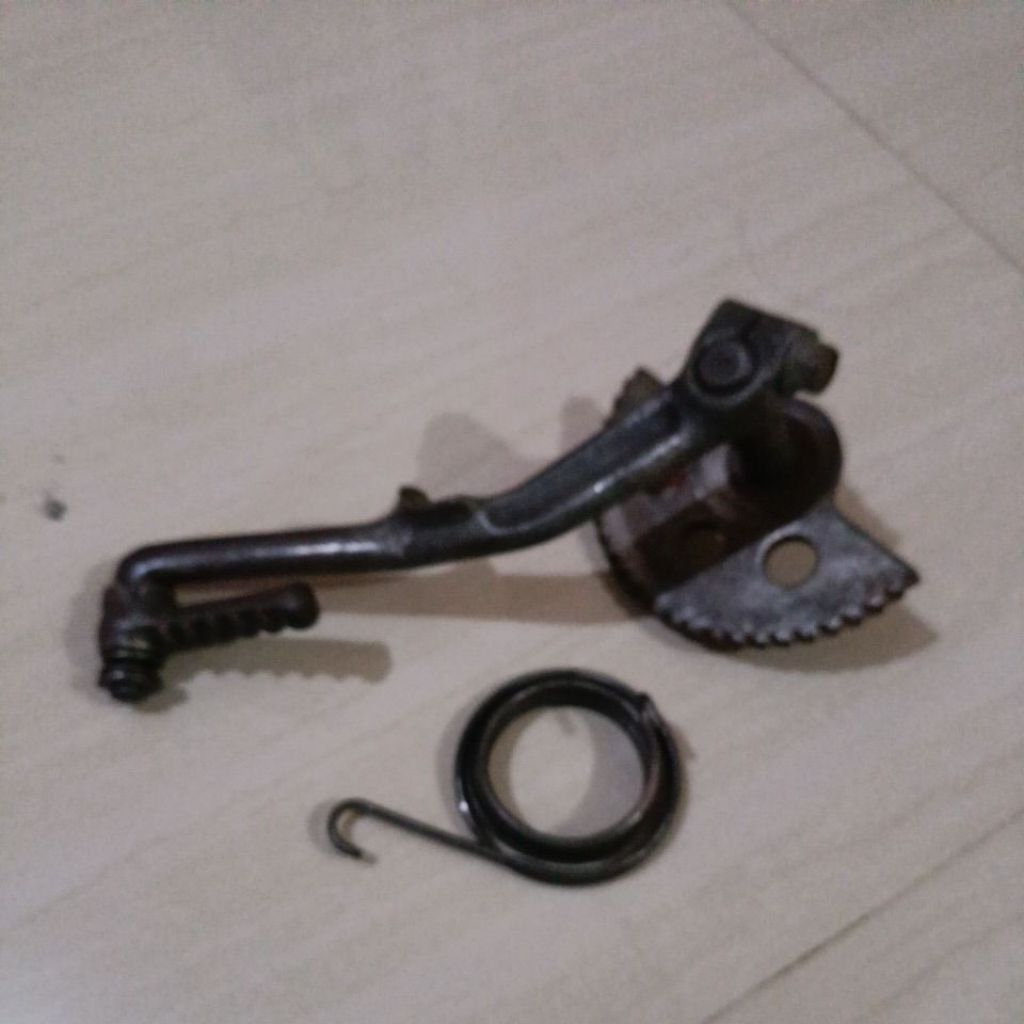 selahan engkol,kick stater as selah,gigi kampak+per beat karbu,vario lama karbu ori.