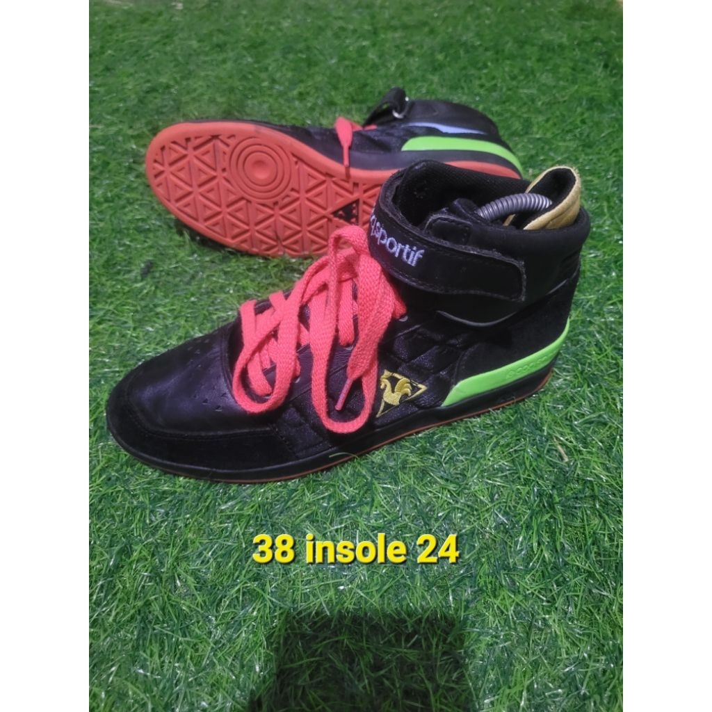 sepatu sneakers s38 lecoq