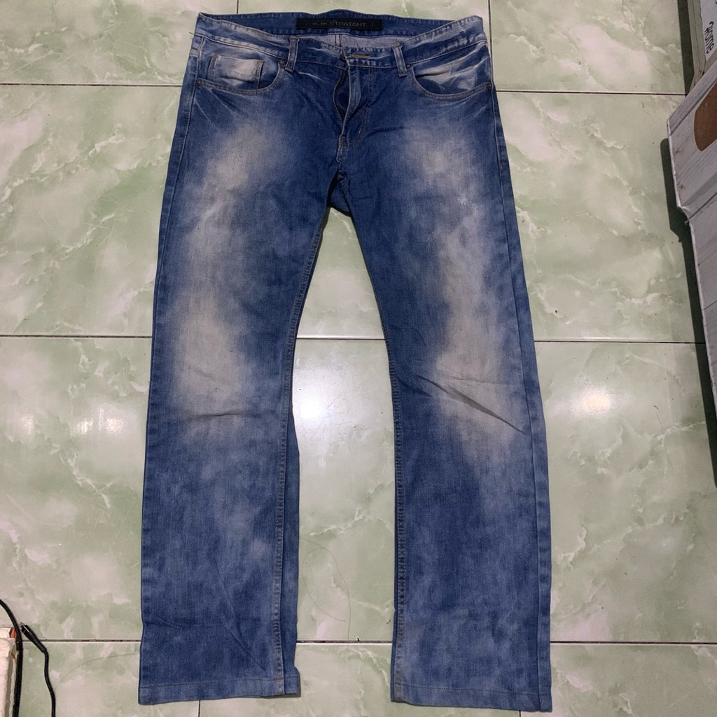 celana jeans slim straight