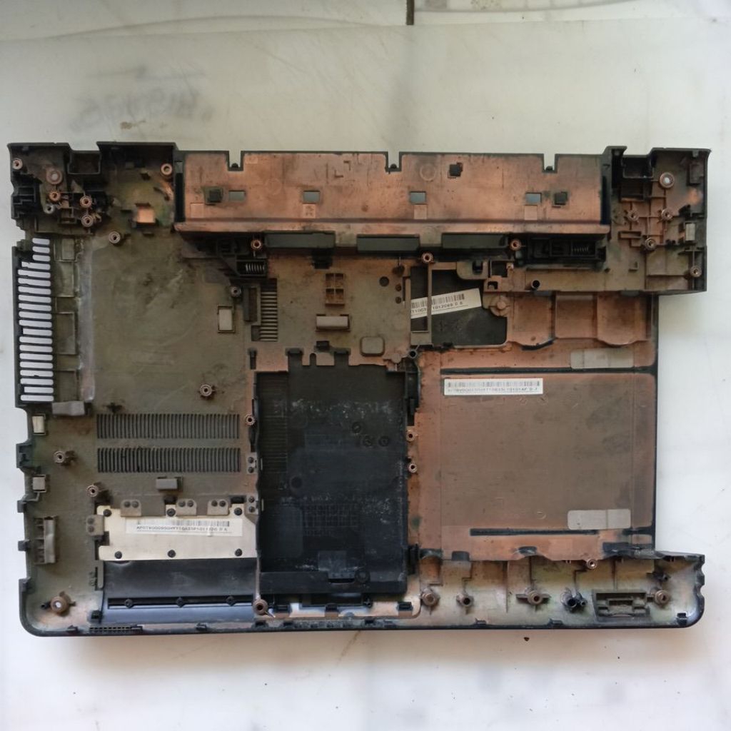 Casing Laptop Samsung NP355E4X.